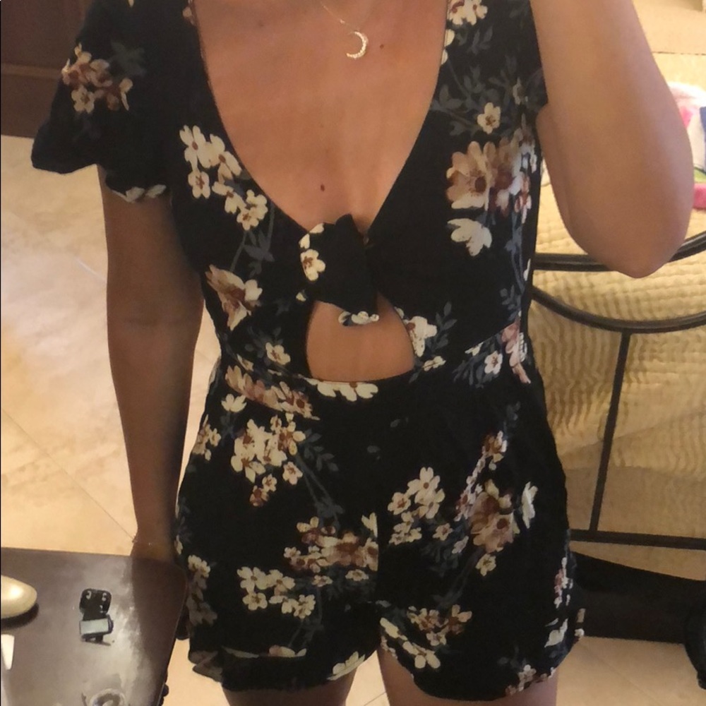 Romper - Picture 4 of 5